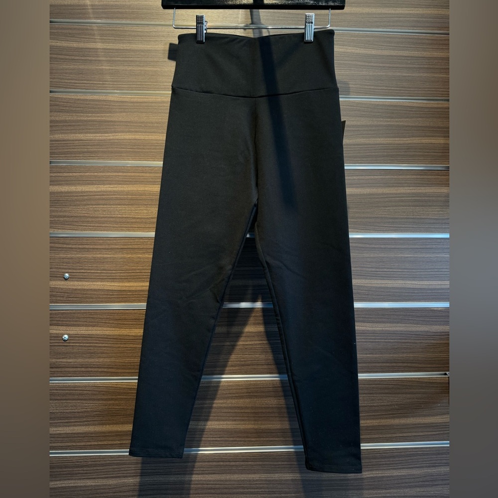 NWT Onzie Luxe Legging Black